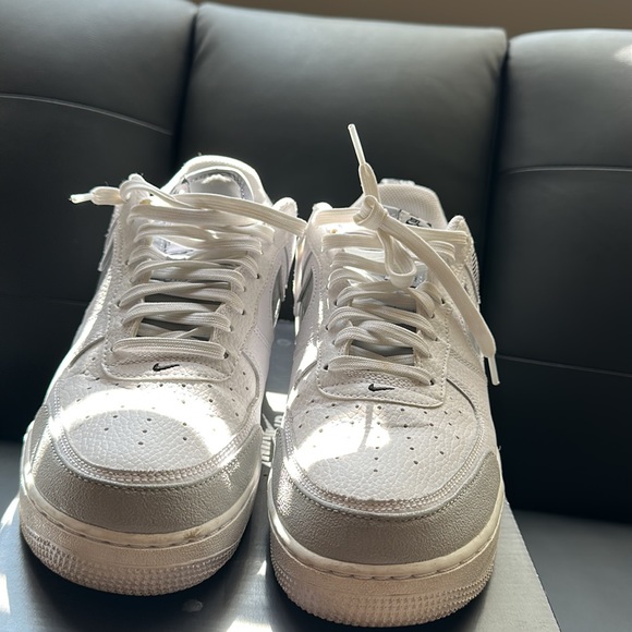 Air Force 1 ‘07 LV8 2 - Picture 4 of 5